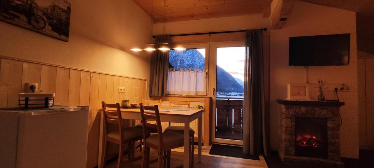 Ferienhaus Lechtaler Alpen Bach  Exterior photo