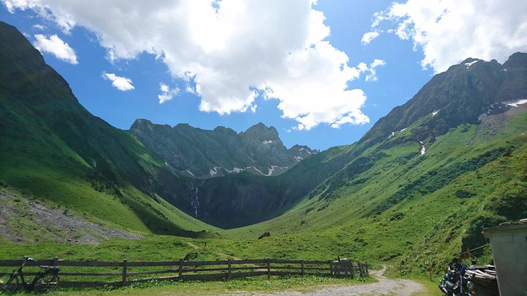 Ferienhaus Lechtaler Alpen Bach  Exterior photo