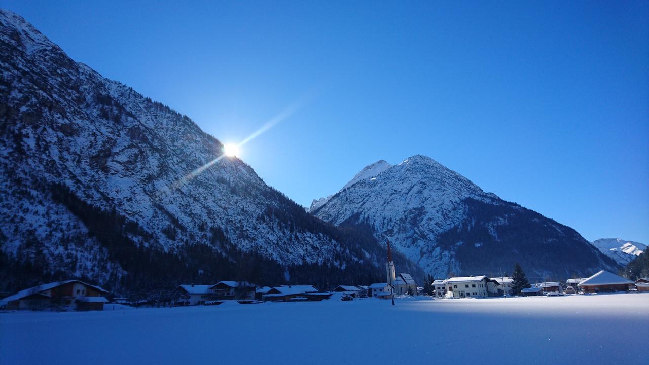 Ferienhaus Lechtaler Alpen Bach  Exterior photo